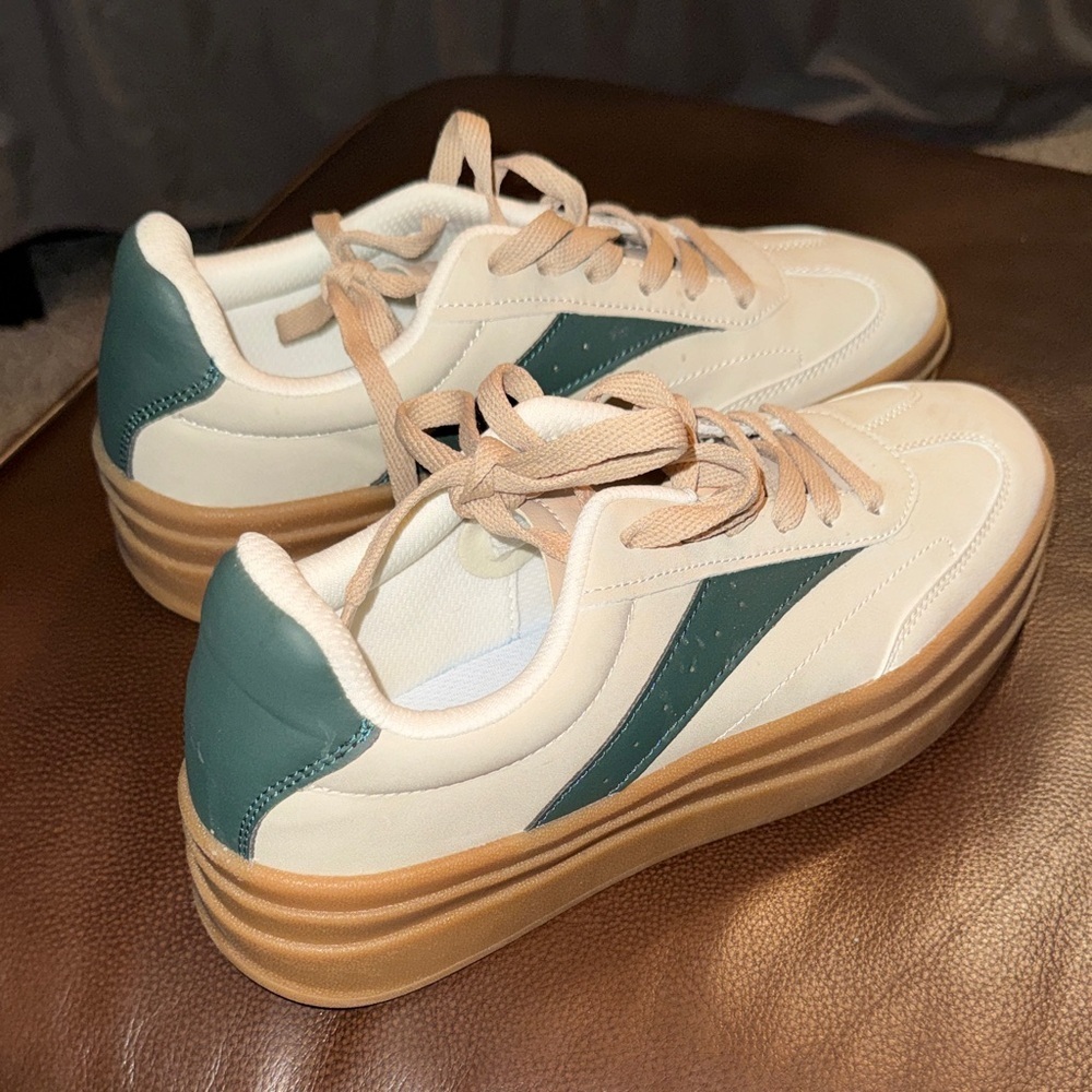 DREAM PAIRS Women's Platform Sneakers - Picture 3 of 11